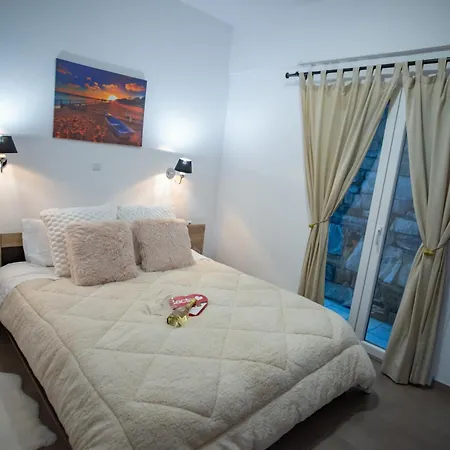 Chez Kiki Et Ioannis *