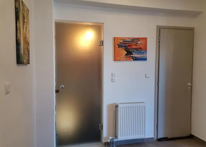 Chez Kiki Et Ioannis Engares