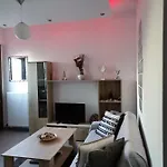 Chez Kiki Et Ioannis Engares