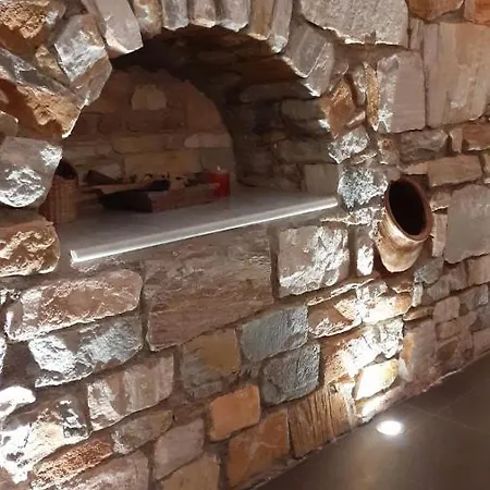 Chez Kiki Et Ioannis Lägenhet Engaraí