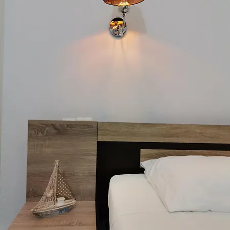 Chez Kiki Et Ioannis Engaraí