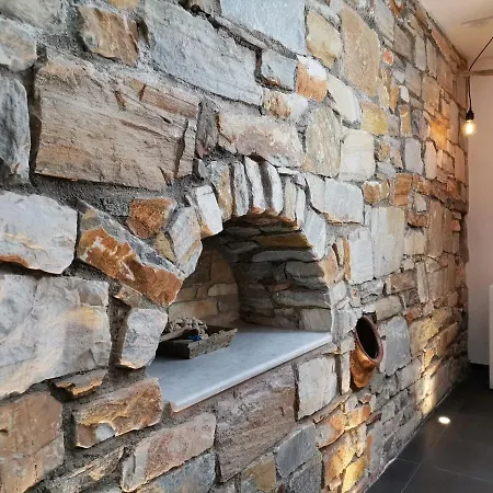 Chez Kiki Et Ioannis Lägenhet Engaraí