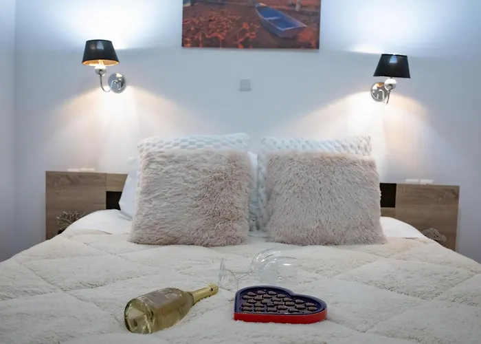 Chez Kiki Et Ioannis Lägenhet Engaraí